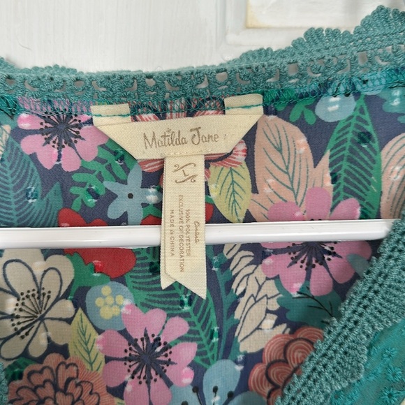 Matilda Jane Floral Top size large - Picture 3 of 3